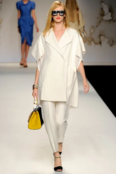 Look 29